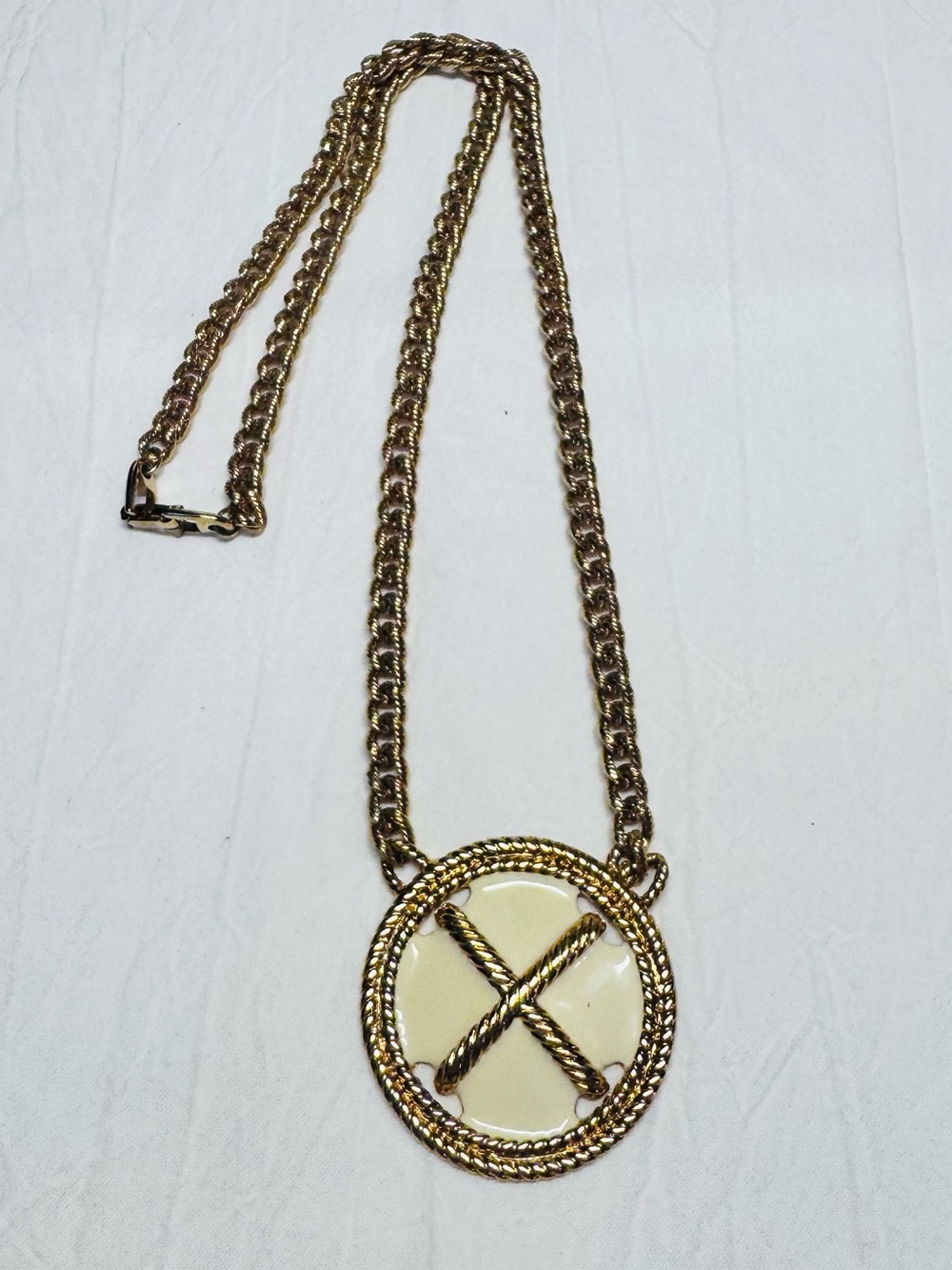 Vintage Signed Napier Chunky Nautical Motif Beige Enamel Pendant Chain Necklace